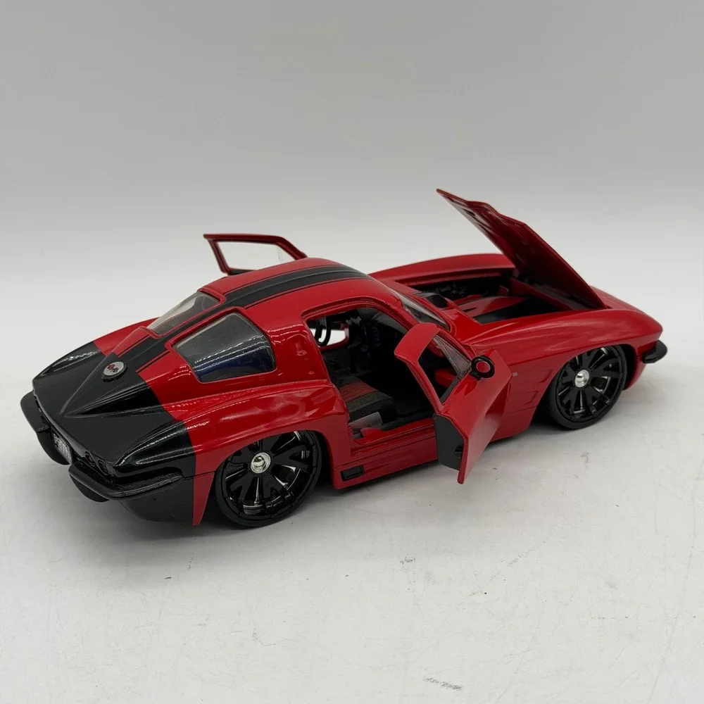 Jada Toys 90345 Bigtime Muscle 1/24 Red 1963 Chevy Corvette StingRay Diecast Car